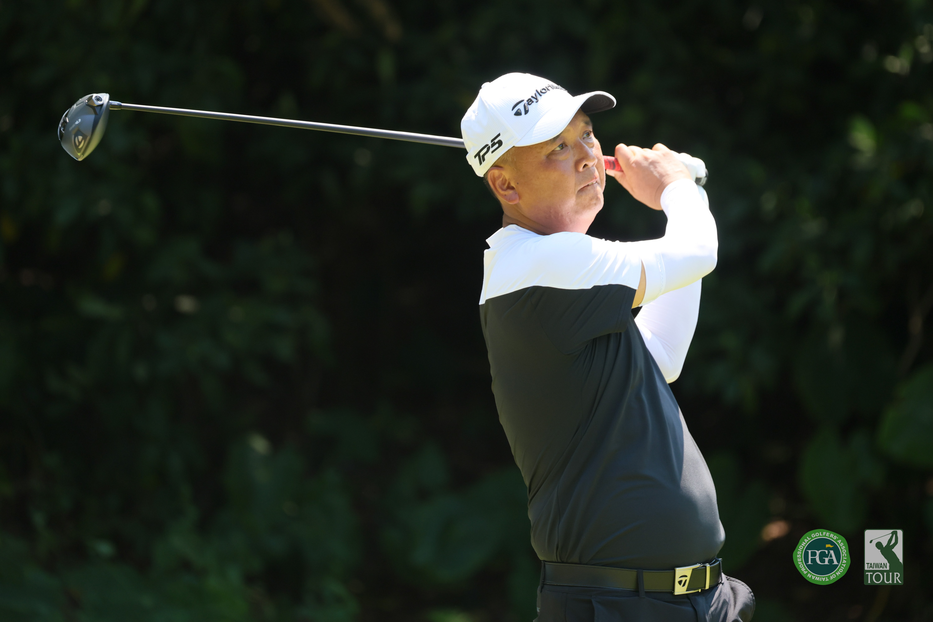 呂偉智連3天位居領先　明與馬克等人爭冠